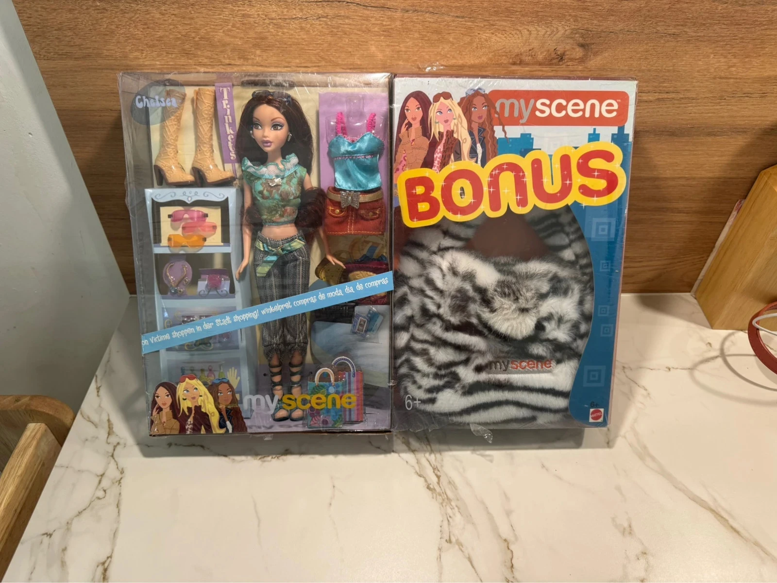 My Scene Chelsea Shopping + Bonus peluche zèbre – Neuf en boîte